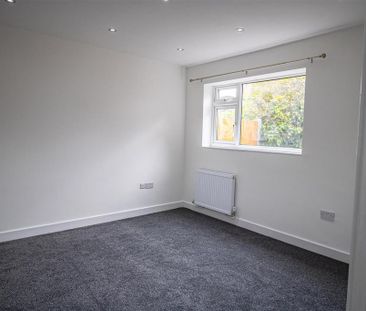 2 bedroom detached bungalow to rent - Photo 3