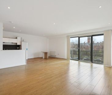 2 bedroom flat to rent - Photo 2
