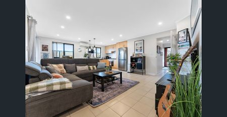 Modern 3 x 2 Family Home in Great Location - Photo 3