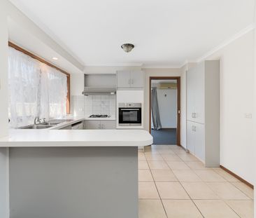 49 Courtenay Avenue, Cranbourne North VIC 3977 - House For Rent | D... - Photo 1