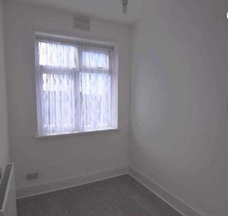 Tiverton Road, Edgware, HA8 - Photo 3