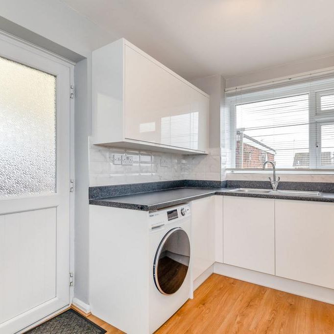 3 bedroom semi-detached house to rent - Photo 1