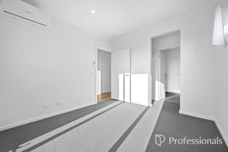 Stylish, Brand-New Family Living in Clyde North - Photo 2