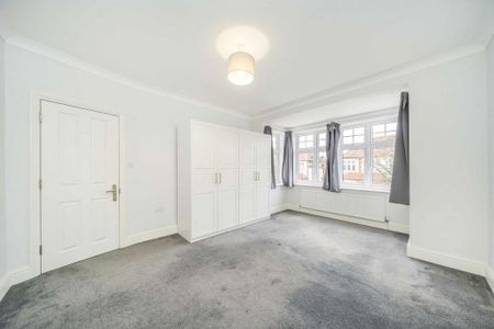 5 bedroom semi-detached house to rent - Photo 3