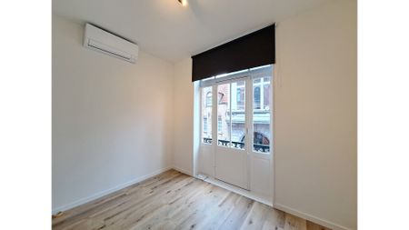 Vernieuwd 1-slaapkamerappartement met Terras te huur in Brugge - Photo 2