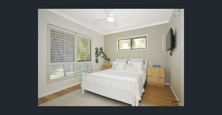 THREE BEDROOM FULLY FURNISHED HOME WITH POOL IN QUIET CUL DE SAC - Photo 5