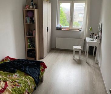 Recente (2012) 3-gevelwoning, uitstekend gelegen in een rustige en ... - Photo 2