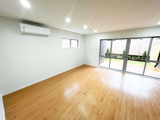 Modern Corner Ground Level Two-Bedroom, One Bathroom Apartment - Photo 1