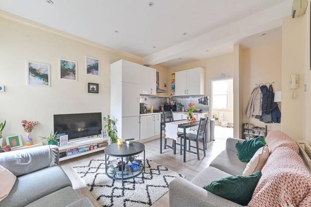 2 bedroom flat to rent - Photo 1