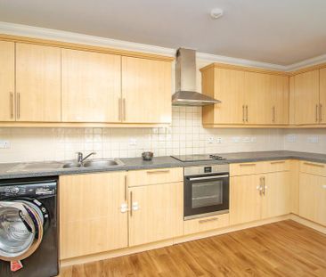 2 bedroom flat to rent - Photo 4