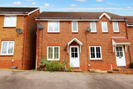 2 bedroom end of terrace house to rent - Photo 2