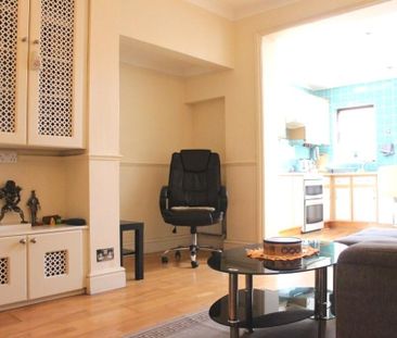 2 bedroom ground floor maisonette to rent - Photo 2