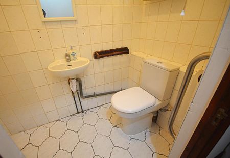 4 bedroom terraced house to rent - Photo 4