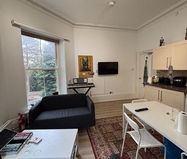 5 Bed Flat, Broomhall Road, S10 - Photo 1