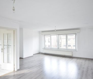 Degelijk appartement met 2 slaapkamers in centrum Hoeselt - Photo 6