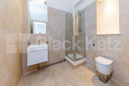 Large live work studio within a warehouse conversion in Haggerston - Photo 5