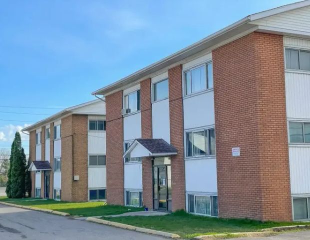 Hemlock Place Apartments | 420 A and B McNabb St, Sault Ste. Marie - Photo 1