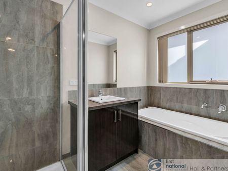 Modern 2-Bedroom Townhouse in Convenient Eumemmerring Location - Photo 4