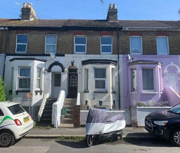 2 bedroom maisonette to rent - Photo 2