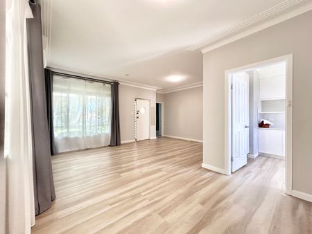 70 Woodbine Crescent, Ryde NSW 2112 - House For Rent | Domain - Photo 5