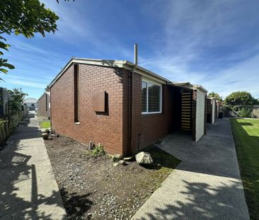 Tastefully renovated throughout and close to the beach! - Photo 5