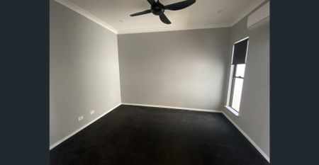 Compact, Contemporary & Close to Everything - Photo 4