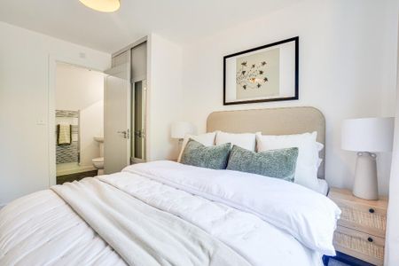 3 bedroom terraced house to rent - Photo 5