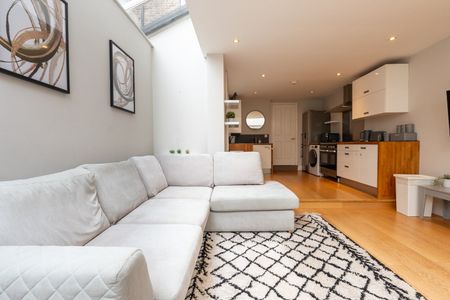 2 Bed Flat, Balham, SW17 - Photo 5