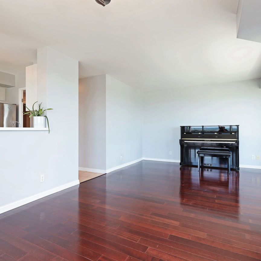 For Lease - 11 Lee Centre Drive Unit# PH303, Toronto, Ontario - Photo 1