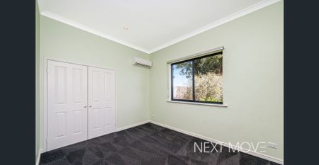 Stunning Family Home with Lush Gardens & Powered Workshop - Photo 4