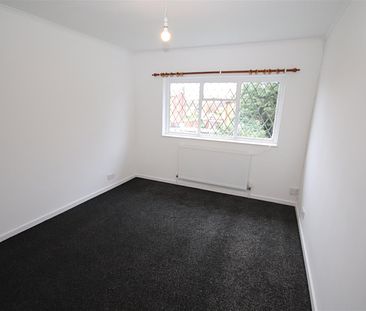 3 bedroom Detached House to let - Photo 4
