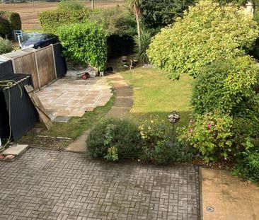4 bedroom semi-detached house to rent - Photo 6