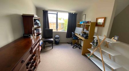 Charming Family Home in Brookfield - Photo 3