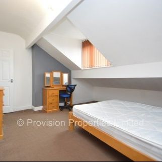 6 Bedroom Houses in Headingley - Photo 1