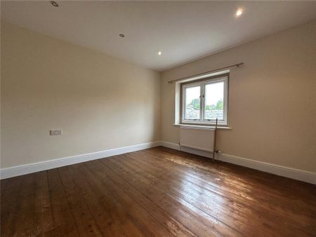 4 bedroom detached house to rent - Photo 4