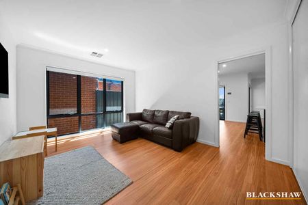 Spacious & Solar-Powered Home - Photo 3