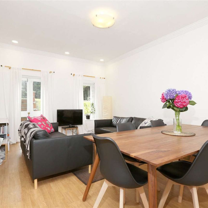 This is a large flat set over two floors and is part of a converted Victorian house. - Photo 1