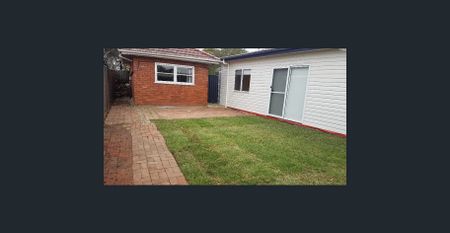 Conveniently located granny flat!!! - Photo 3