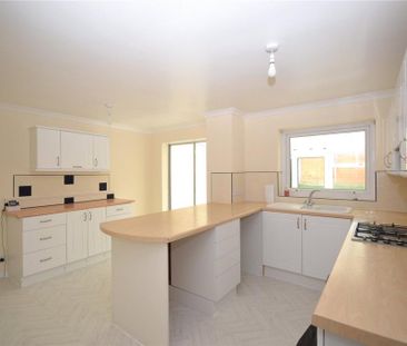 3 bedroom semi-detached house to rent - Photo 5