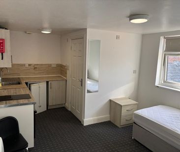 Studio Flat, Humberstone Drive, LE5 - Photo 2