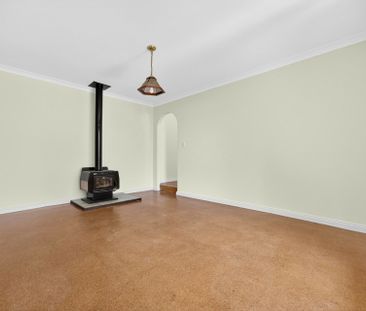 Charming Home in Prime Central Mandurah - Photo 1