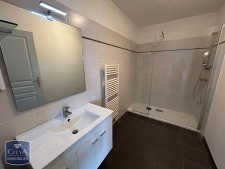 Appartement à louer 3 pièces 79.35m² - Photo 2