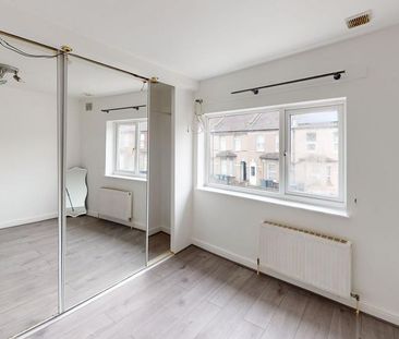 2 bedroom end of terrace house to rent - Photo 3