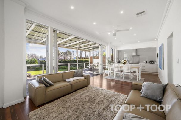TOORAK GARDENS BUNGALOW - Photo 1