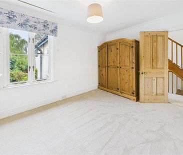 4 bedroom semi-detached house to rent - Photo 3