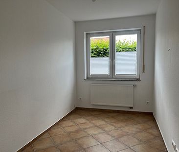 top EG-Wohnung mit Terrasse, Garten und Garage in ruhiger Lage. - Photo 1