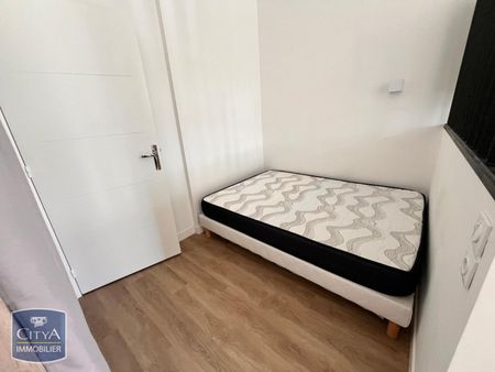 Location Appartement 1 pièce 25m² CHANGE 53810 - Photo 2