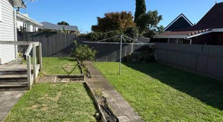 A sweetie in Westown - Photo 3