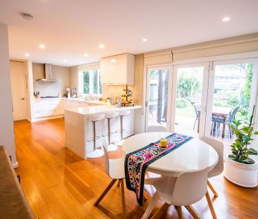 Fully Furnished, Stunning Family Home - Photo 4