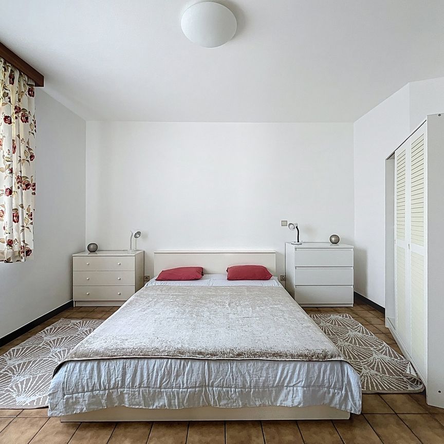 Flat - for rent - Photo 1